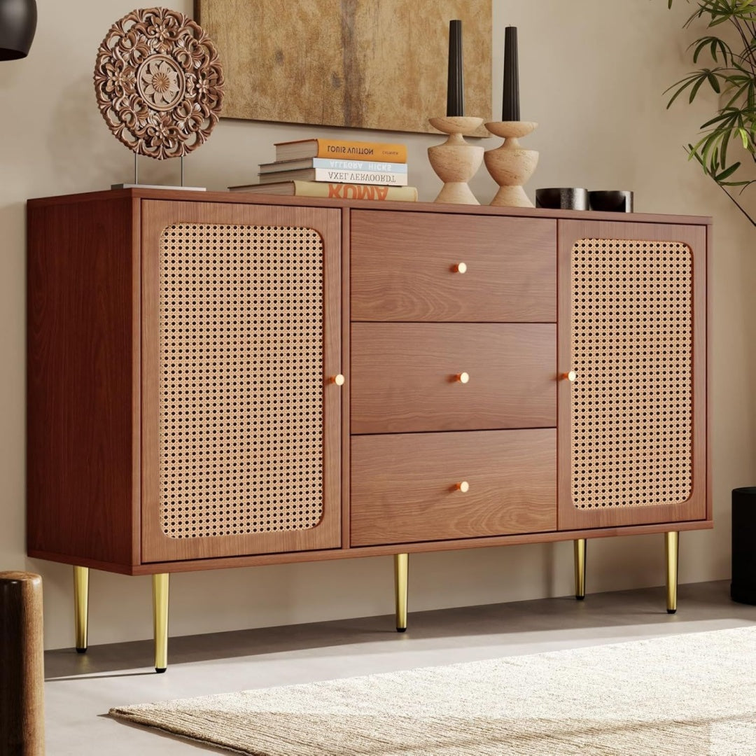Beau buffet avec des portes en rotin tresse et 2 portes