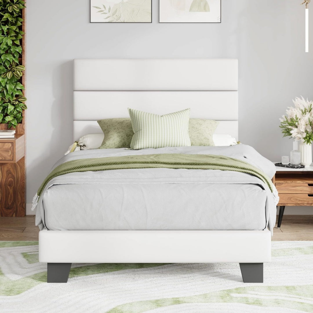 Base de lit gris clair pour chambre principale
